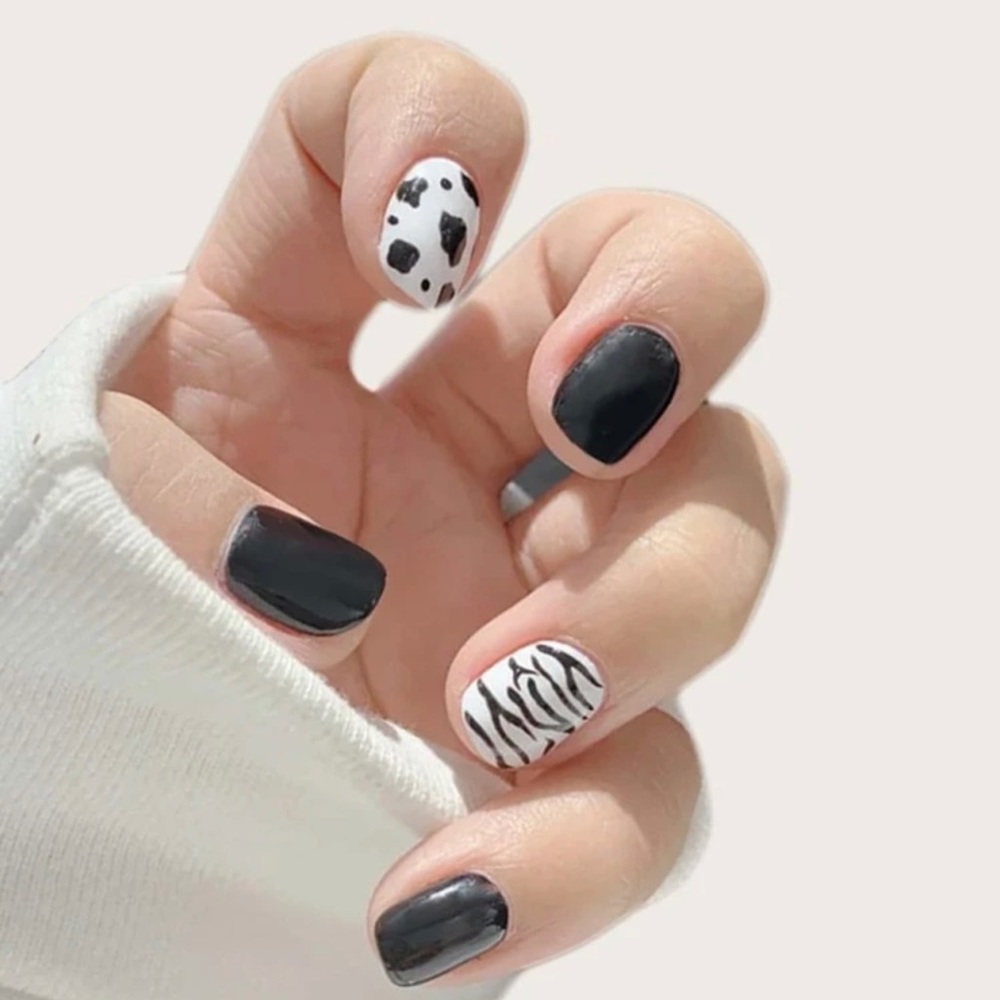2/16 Black and White Animal Print Nails